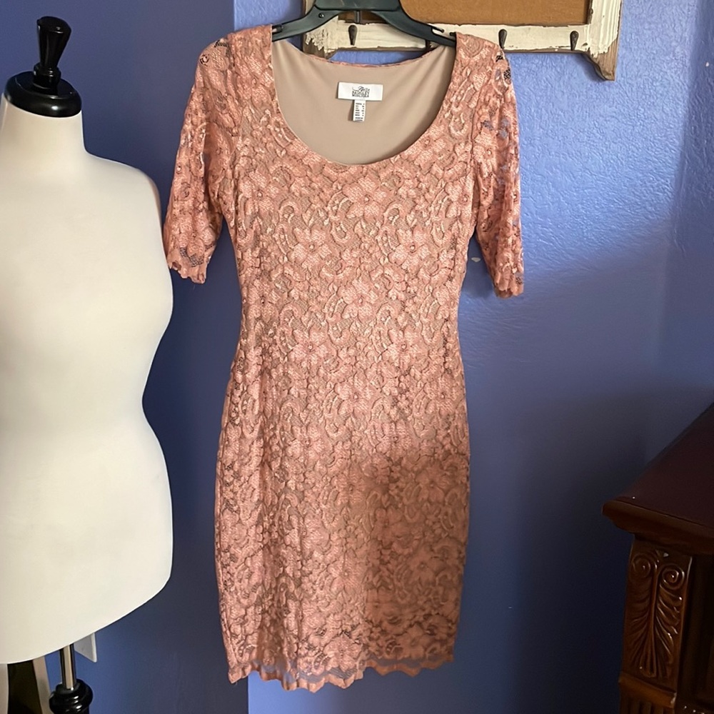 Belle Badgley Mischka Lace Bodycon Dress